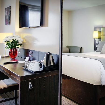 Premier Inn Huddersfield West Extérieur photo