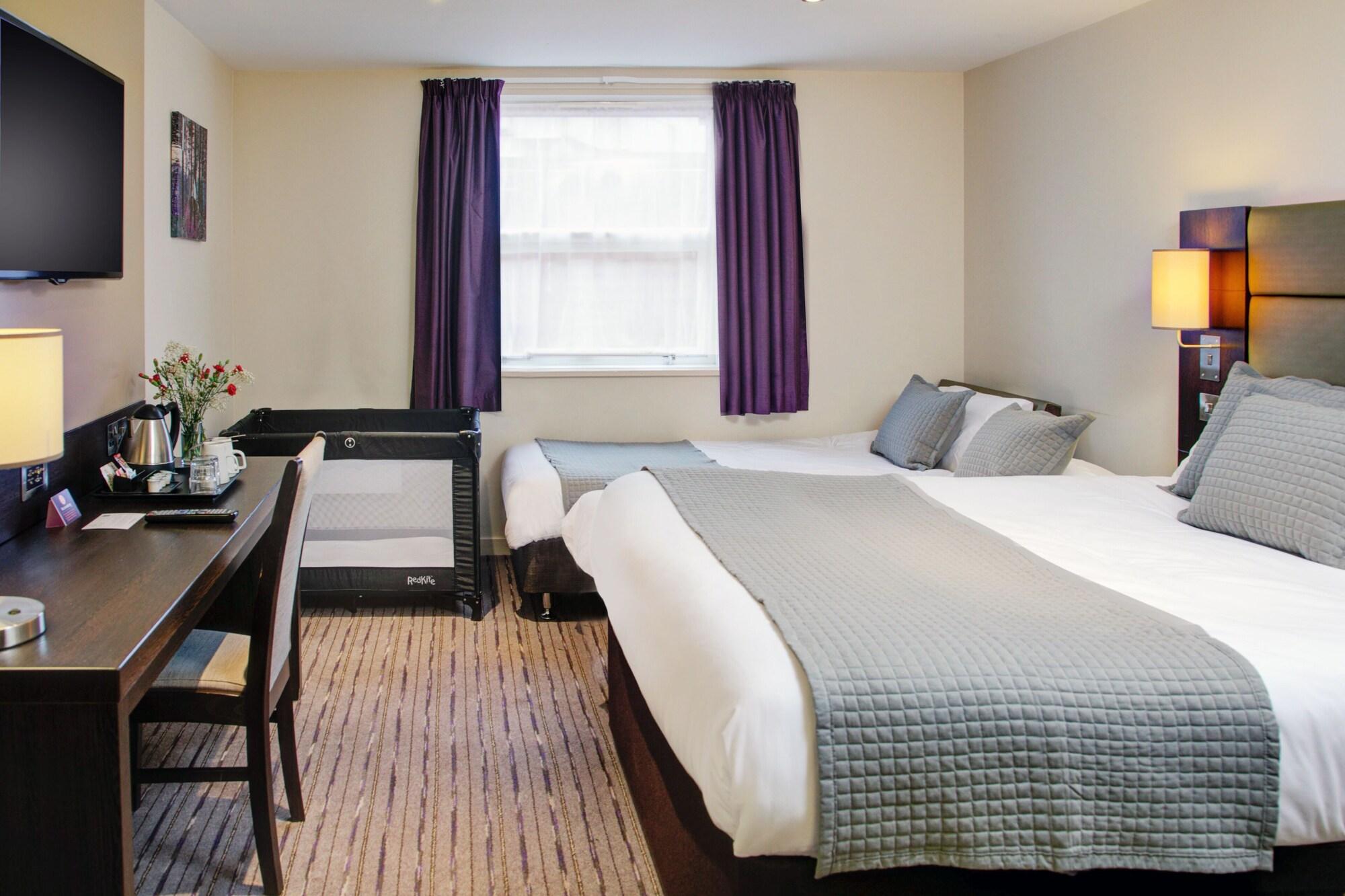 Premier Inn Huddersfield West Extérieur photo