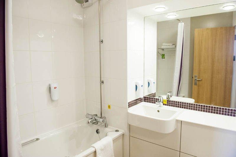 Premier Inn Huddersfield West Extérieur photo
