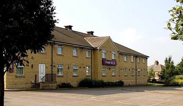 Premier Inn Huddersfield West Extérieur photo